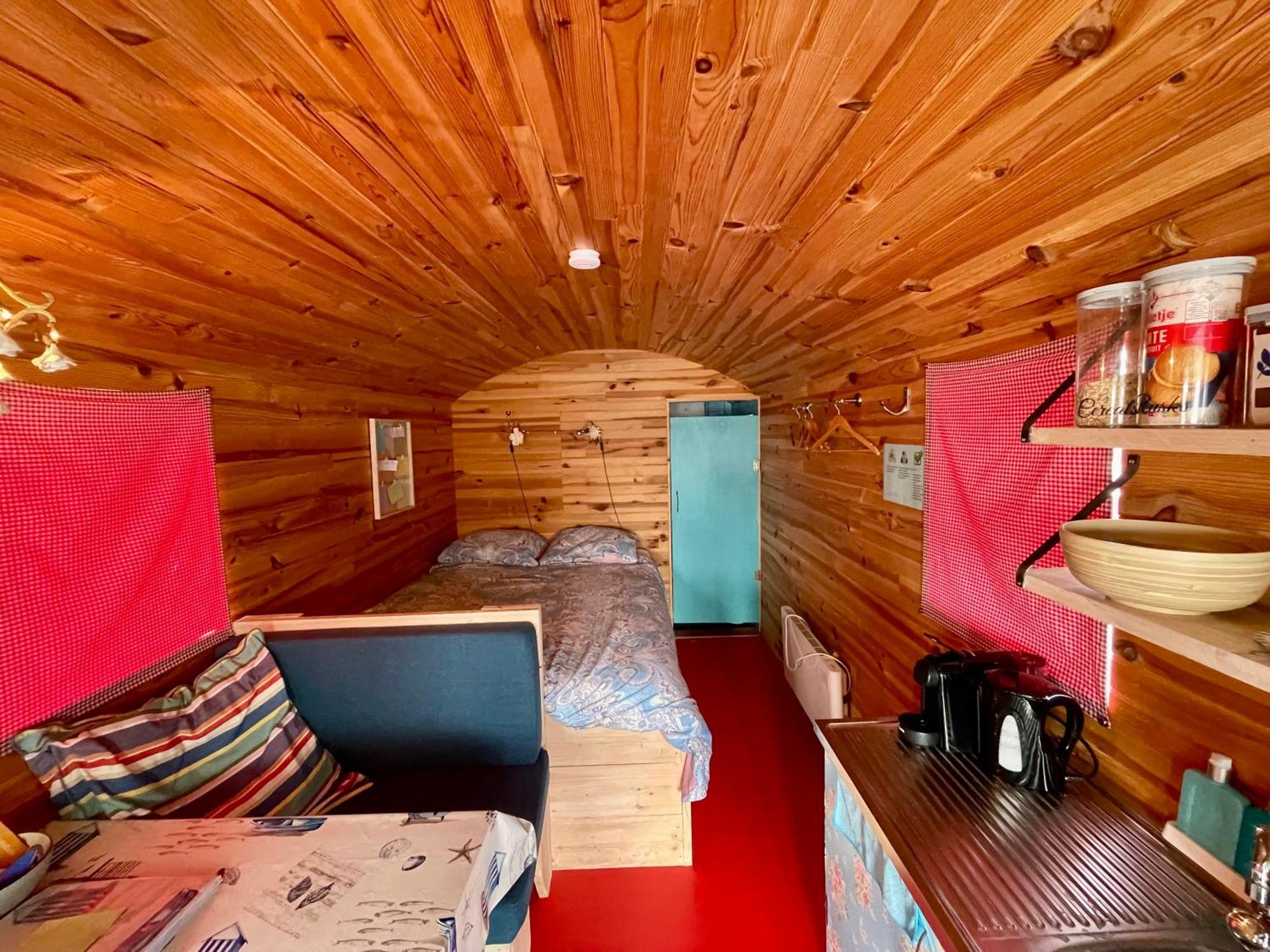 Island Sleeping Hotel Aalsmeer Eksteriør billede